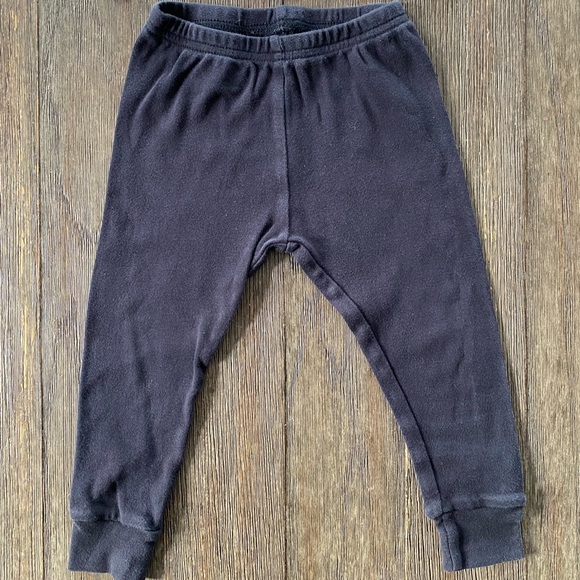 4/$20 Carter’s two piece pajamas - Picture 4 of 6